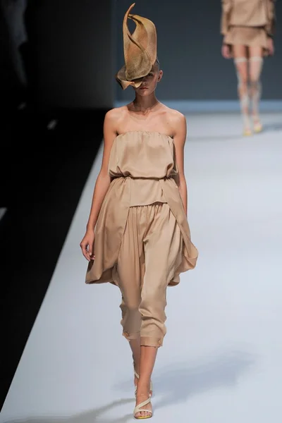 Look 30